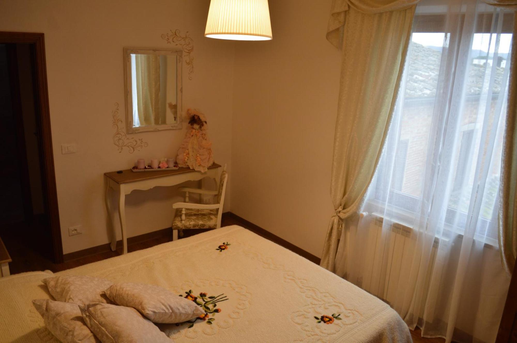 דירות טוריטה די סיינה La Piccola Loggia חדר תמונה